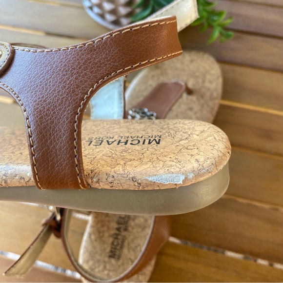 MICHAEL KORS GIRL THONG SANDALS - Picture 9 of 11